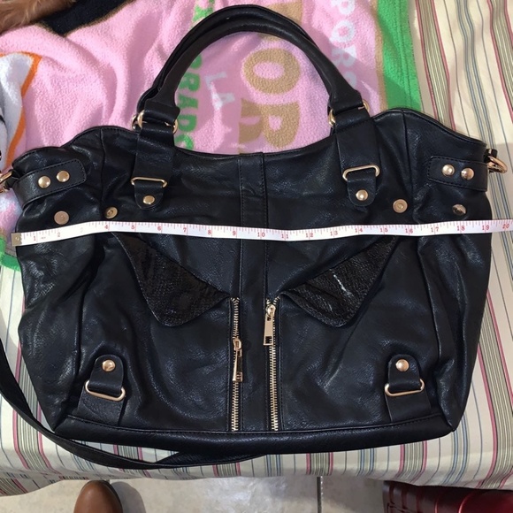 JustFab Bags Black Leather Purse Poshmark